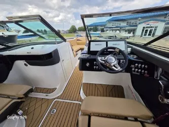 Slide: The Image of Sea Ray 260SLX 2027 - 10