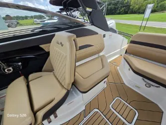 Slide: The Image of Sea Ray 260SLX 2027 - 22
