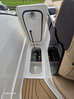 Slide: The Image of Sea Ray 260SLX 2027 - 8