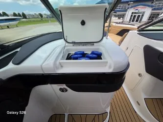 Slide: The Image of Sea Ray 260SLX 2027 - 17