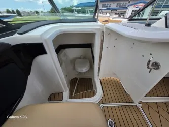 Slide: The Image of Sea Ray 260SLX 2027 - 18