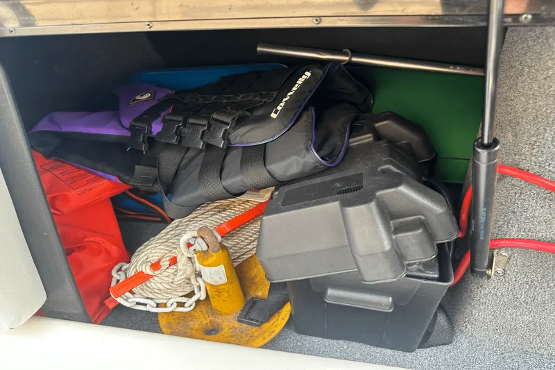 Slide: The Image of Malibu SPORTSTER 1998 - 15