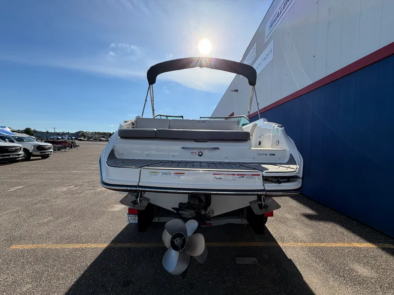 Slide: The Image of Sea Ray SDX 230 2026 - 6
