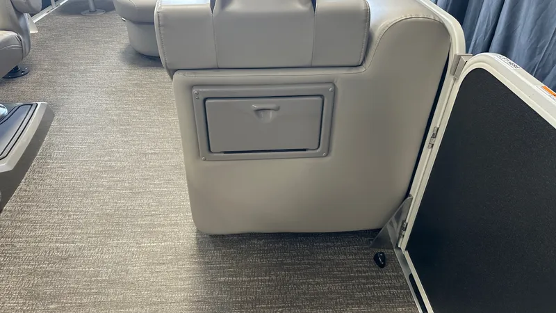 Slide: The Image of Premier 220 GEMINI 2021 - 50