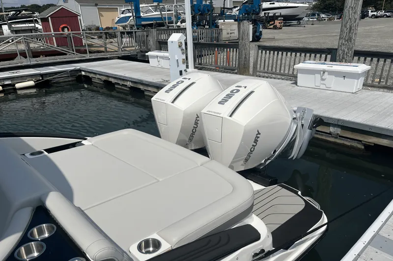 Slide: The Image of Sea Ray SLX 280 Outboard 2026 - 6