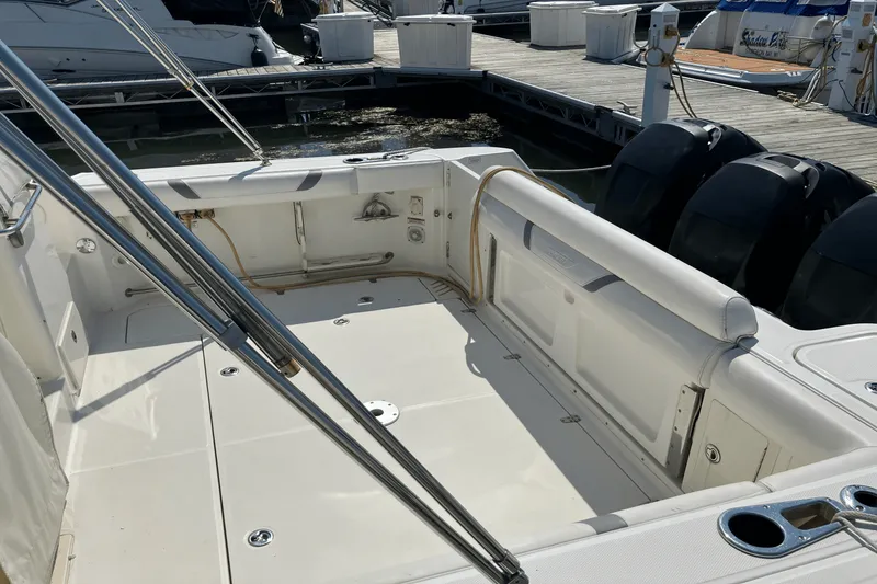 Slide: The Image of Boston Whaler 345 CONQUEST 2013 - 10