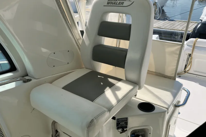 Slide: The Image of Boston Whaler 345 CONQUEST 2013 - 16
