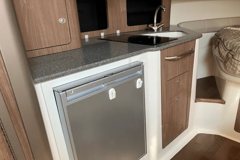 Slide: The Image of Boston Whaler 345 CONQUEST 2013 - 21