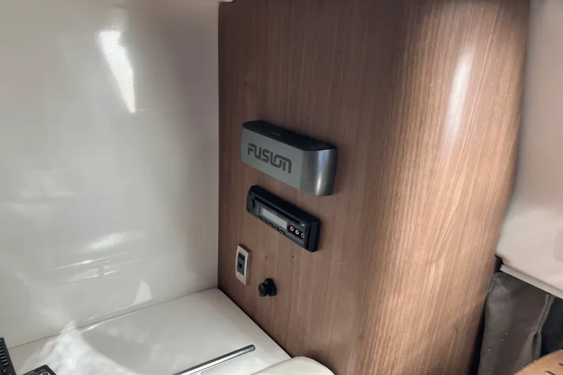 Slide: The Image of Boston Whaler 345 CONQUEST 2013 - 27