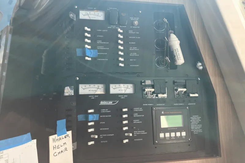 Slide: The Image of Boston Whaler 345 CONQUEST 2013 - 28