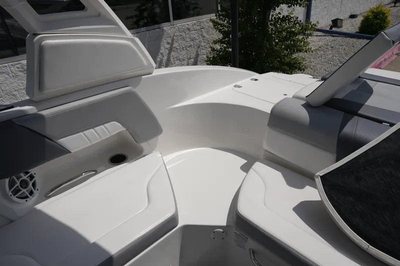 Slide: The Image of Chaparral 230 SSI 2021 - 12