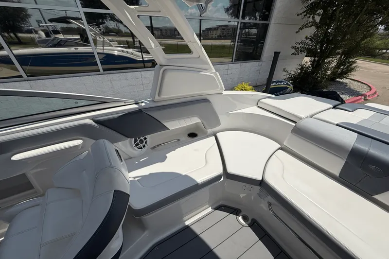 Slide: The Image of Chaparral 230 SSI 2021 - 13