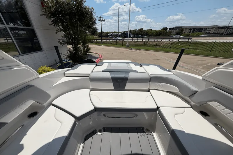 Slide: The Image of Chaparral 230 SSI 2021 - 14