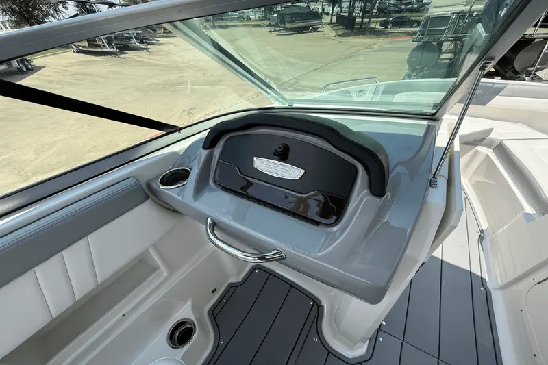 Slide: The Image of Chaparral 230 SSI 2021 - 24