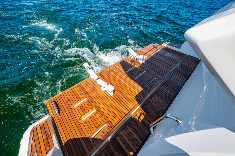 Slide: The Image of Azimut 50 FLYBRIDGE 2017 - 28