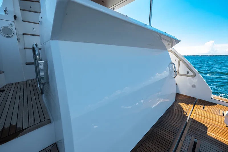 Slide: The Image of Azimut 50 FLYBRIDGE 2017 - 30