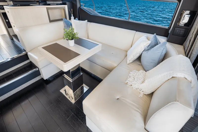 Slide: The Image of Azimut 50 FLYBRIDGE 2017 - 31