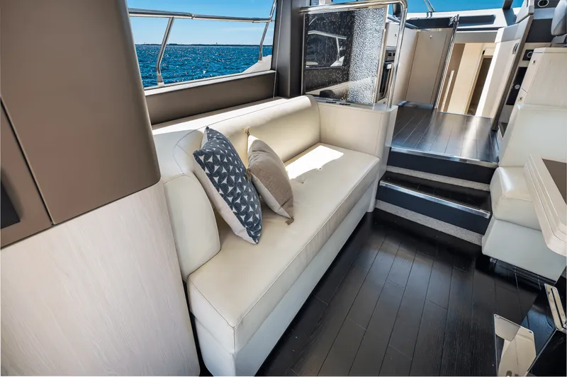 Slide: The Image of Azimut 50 FLYBRIDGE 2017 - 32