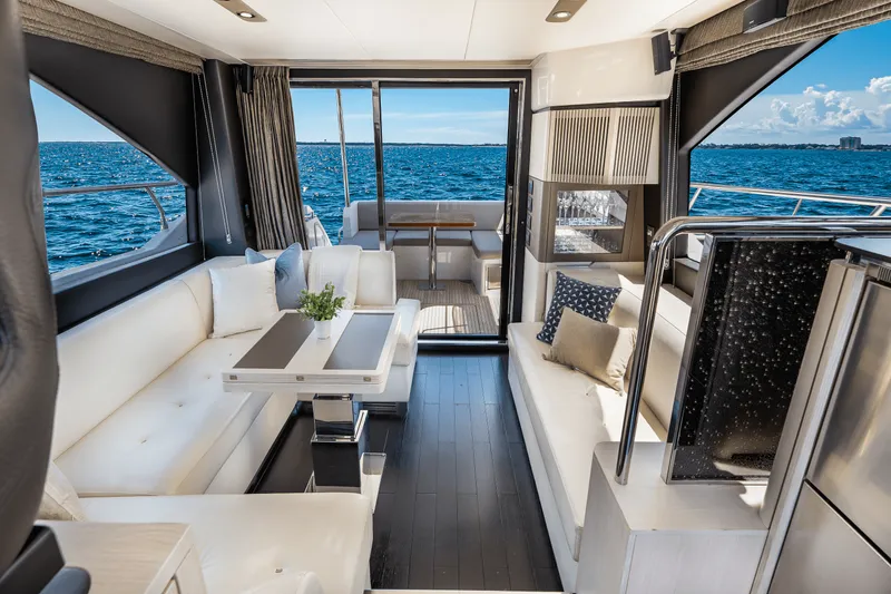 Slide: The Image of Azimut 50 FLYBRIDGE 2017 - 35