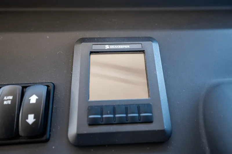 Slide: The Image of Azimut 50 FLYBRIDGE 2017 - 44