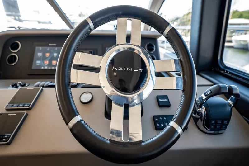 Slide: The Image of Azimut 50 FLYBRIDGE 2017 - 47