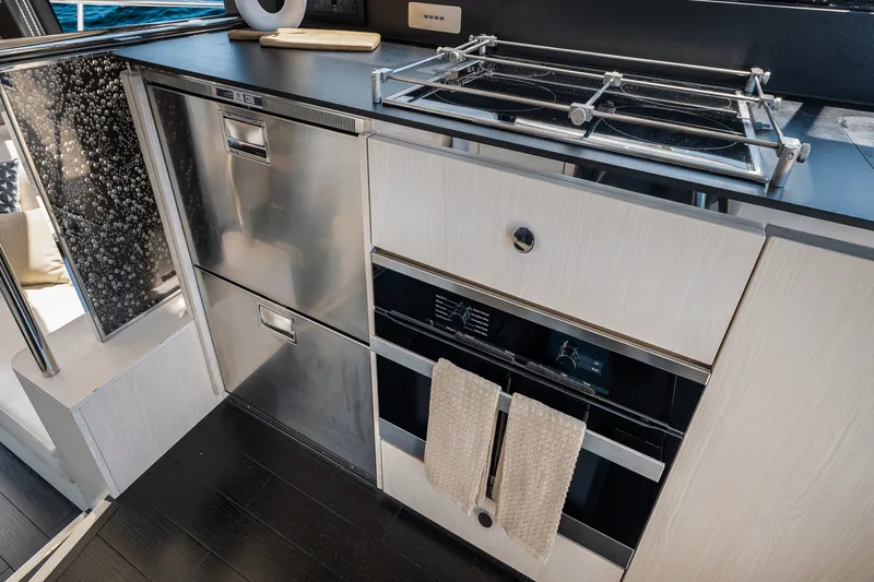 Slide: The Image of Azimut 50 FLYBRIDGE 2017 - 49