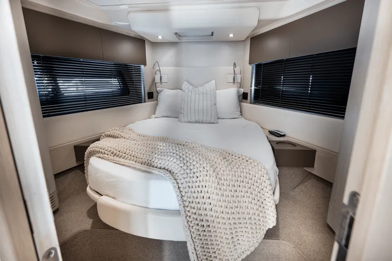 Slide: The Image of Azimut 50 FLYBRIDGE 2017 - 54