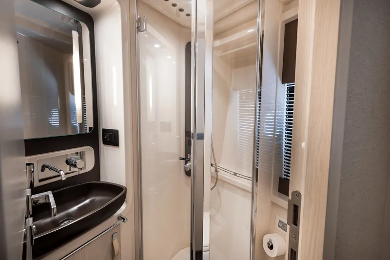 Slide: The Image of Azimut 50 FLYBRIDGE 2017 - 58