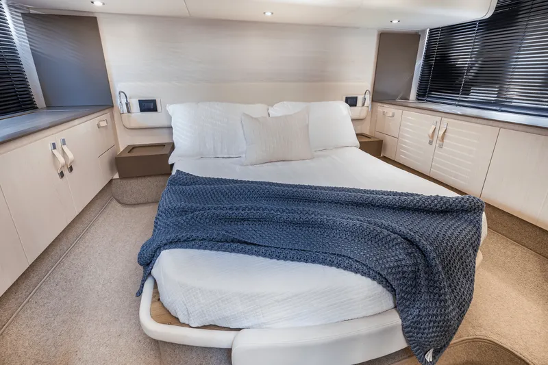 Slide: The Image of Azimut 50 FLYBRIDGE 2017 - 62