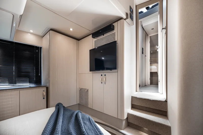 Slide: The Image of Azimut 50 FLYBRIDGE 2017 - 65