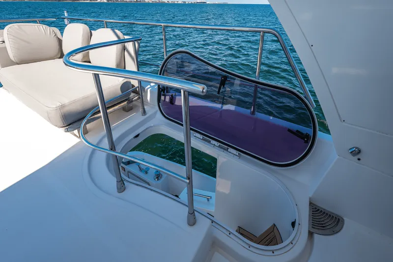 Slide: The Image of Azimut 50 FLYBRIDGE 2017 - 71