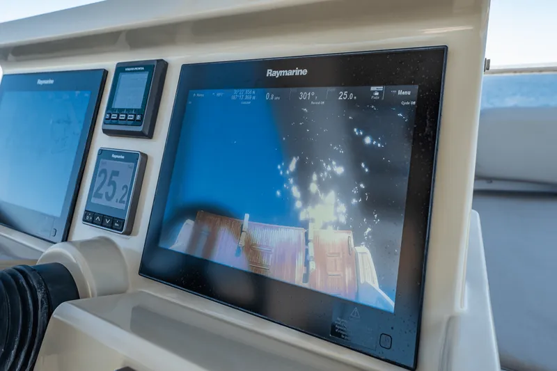 Slide: The Image of Azimut 50 FLYBRIDGE 2017 - 90