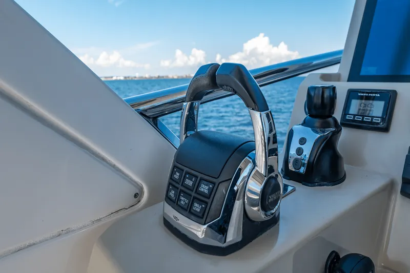 Slide: The Image of Azimut 50 FLYBRIDGE 2017 - 93