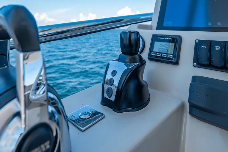 Slide: The Image of Azimut 50 FLYBRIDGE 2017 - 94