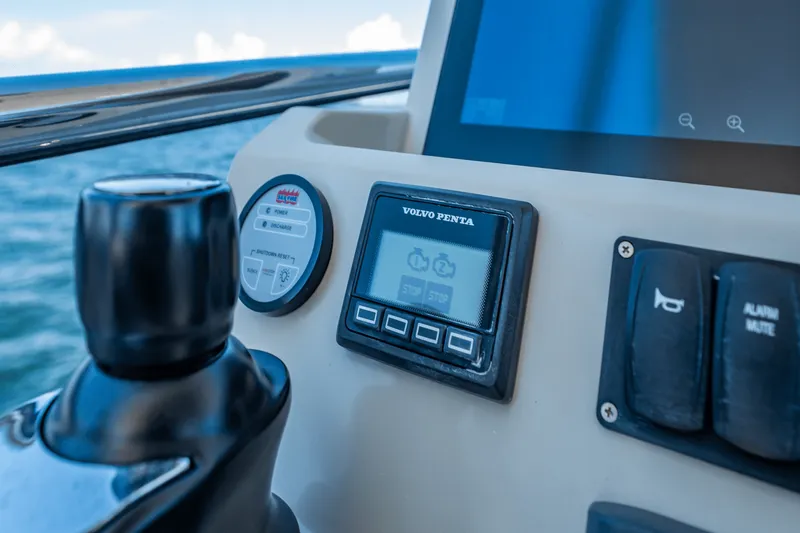 Slide: The Image of Azimut 50 FLYBRIDGE 2017 - 95