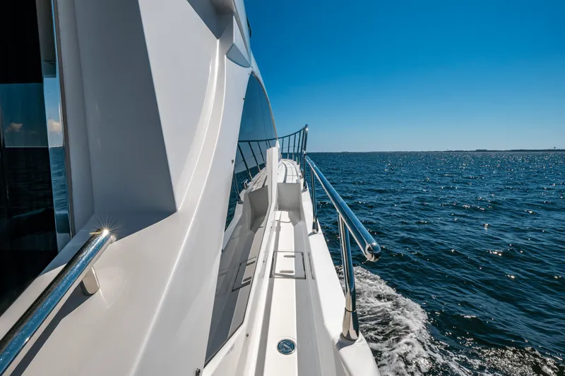 Slide: The Image of Azimut 50 FLYBRIDGE 2017 - 98