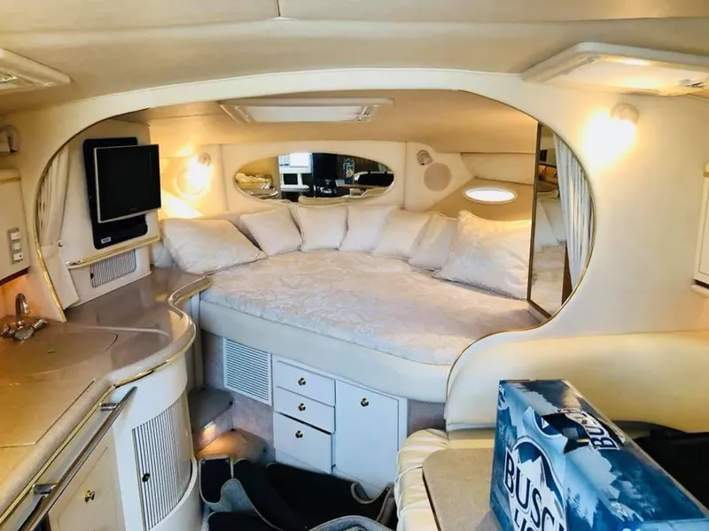 Slide: The Image of Interior of a 2000 Sea Ray Sundancer 310 yacht. - 14