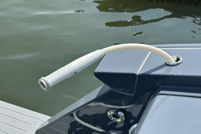 Slide: The Image of Cruisers 38 GLS-OB SB 2024 - 10