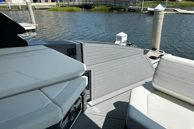 Slide: The Image of Cruisers 38 GLS-OB SB 2024 - 14