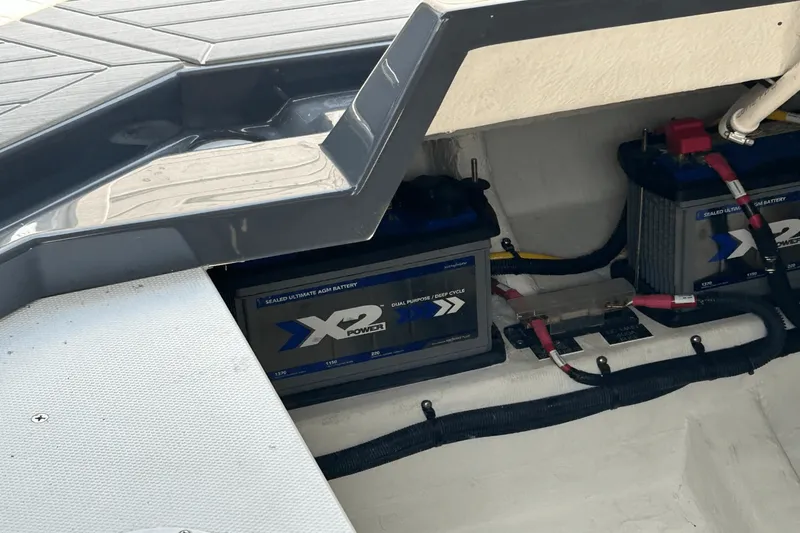 Slide: The Image of Cruisers 38 GLS-OB SB 2024 - 17