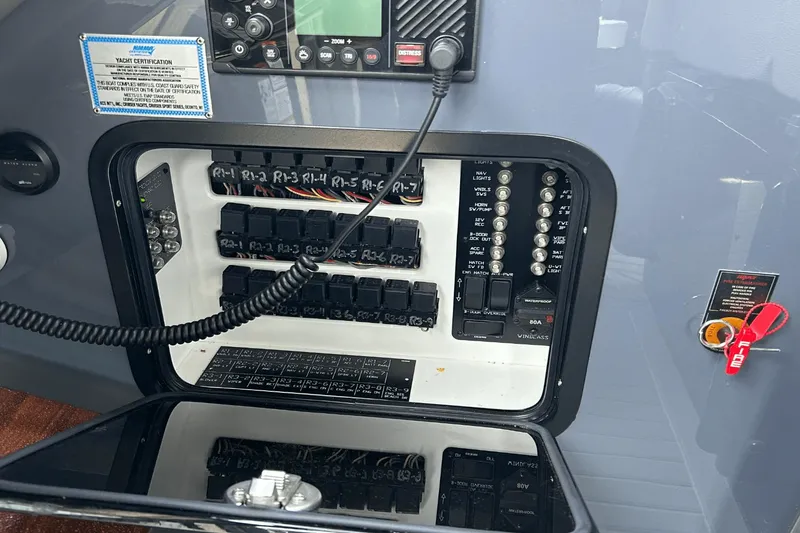 Slide: The Image of Cruisers 38 GLS-OB SB 2024 - 44