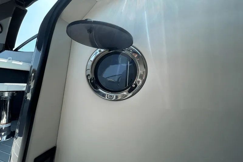 Slide: The Image of Cruisers 38 GLS-OB SB 2024 - 53