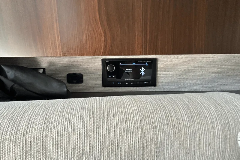 Slide: The Image of Cruisers 38 GLS-OB SB 2024 - 58