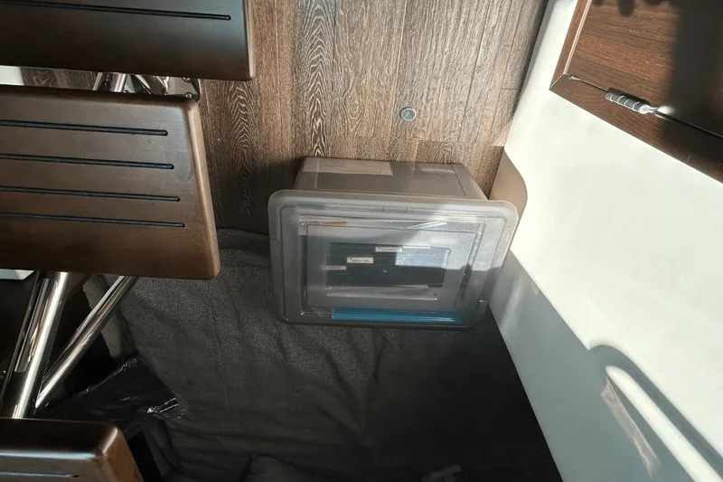 Slide: The Image of Cruisers 38 GLS-OB SB 2024 - 59