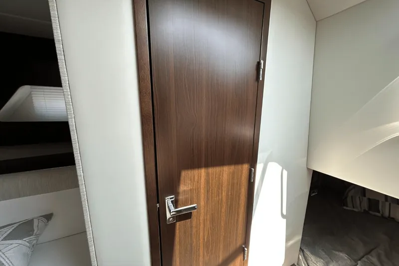 Slide: The Image of Cruisers 38 GLS-OB SB 2024 - 65