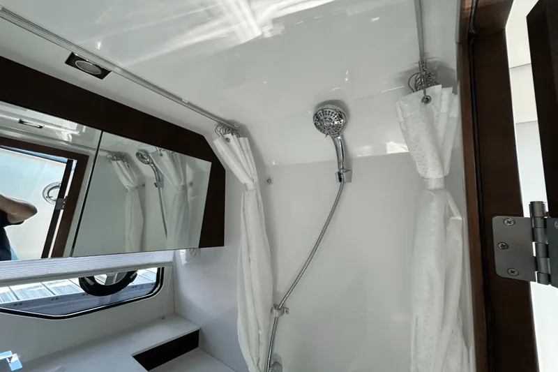 Slide: The Image of Cruisers 38 GLS-OB SB 2024 - 67