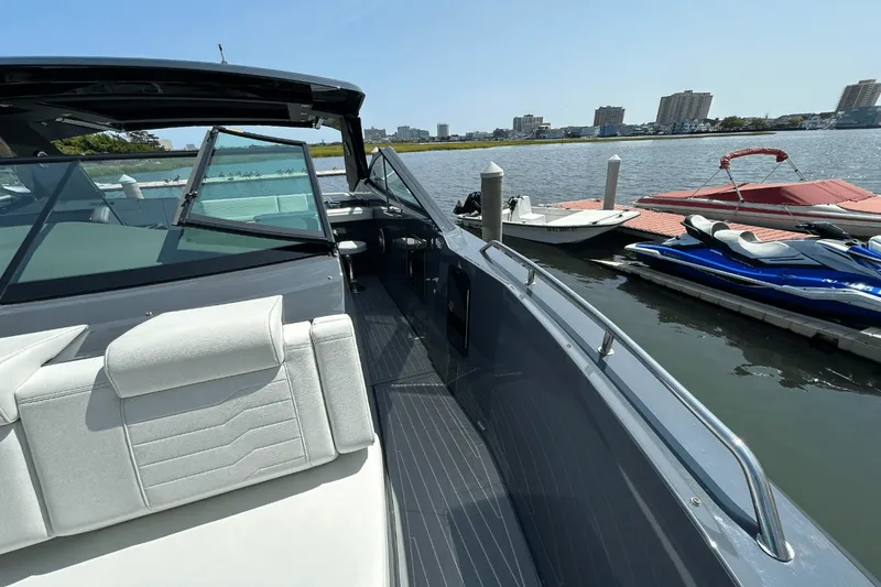 Slide: The Image of Cruisers 38 GLS-OB SB 2024 - 70