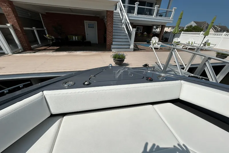 Slide: The Image of Cruisers 38 GLS-OB SB 2024 - 74