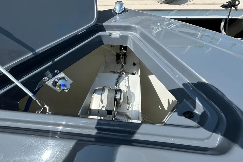 Slide: The Image of Cruisers 38 GLS-OB SB 2024 - 75