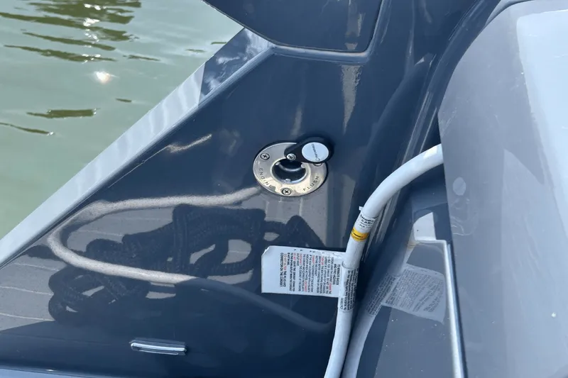 Slide: The Image of Cruisers 38 GLS-OB SB 2024 - 9